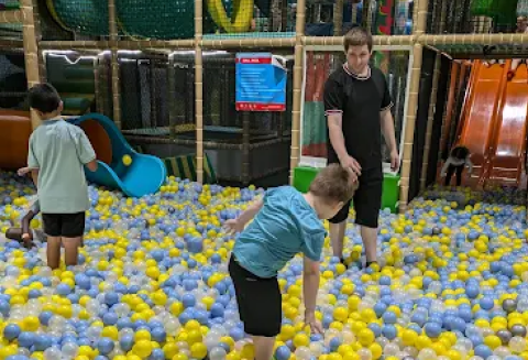 Why Parents Rely on Indoor Playgrounds During Extreme Weather Days